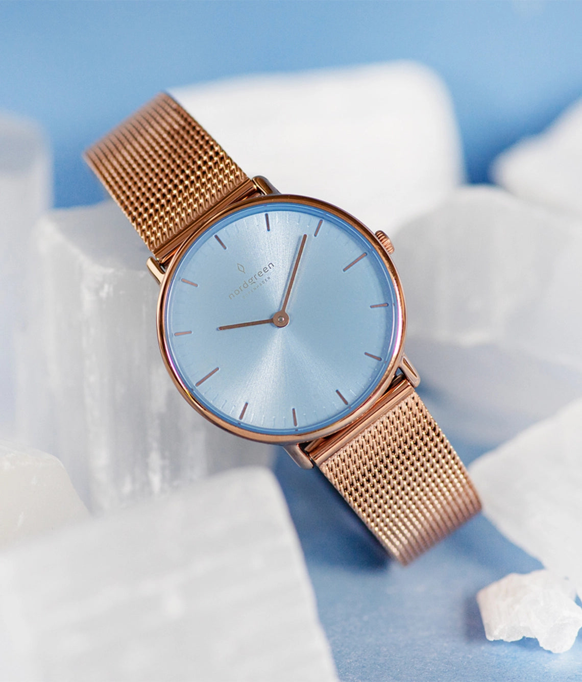 アイスブルーダイヤルのシンプルなレディース腕時計 | Nordgreen 北欧デザイン腕時計