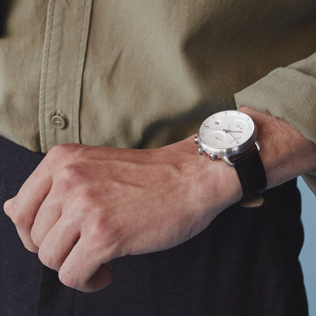 【新品】ノードグリーン メンズ腕時計 パイオニア 42mmホワイトフェイス シルバーケース [ホワイト×ダークブラックレザーベルト] PI42SILEDBXX