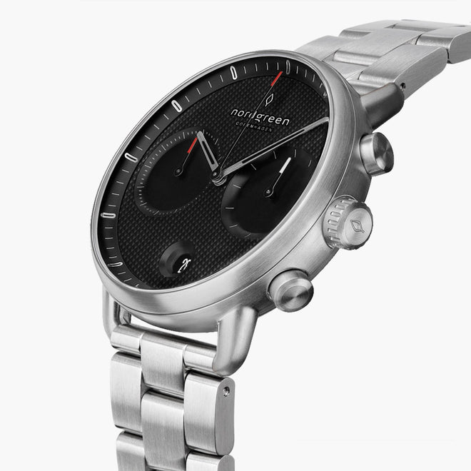黒い腕時計コレクション。100品以上の黒い時計のまとめページ by Nordgreen